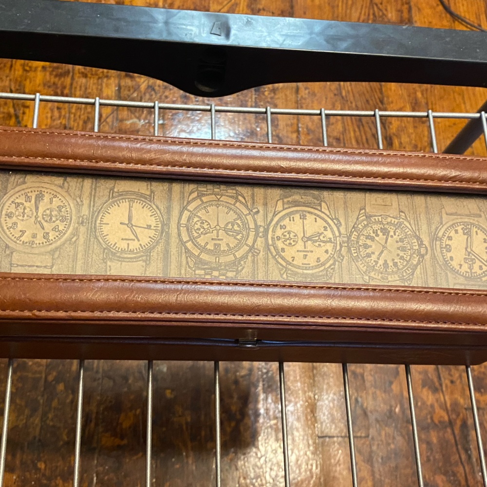 6-slot Gentleman’s Accessories Supply Co watch holder/Brown and black